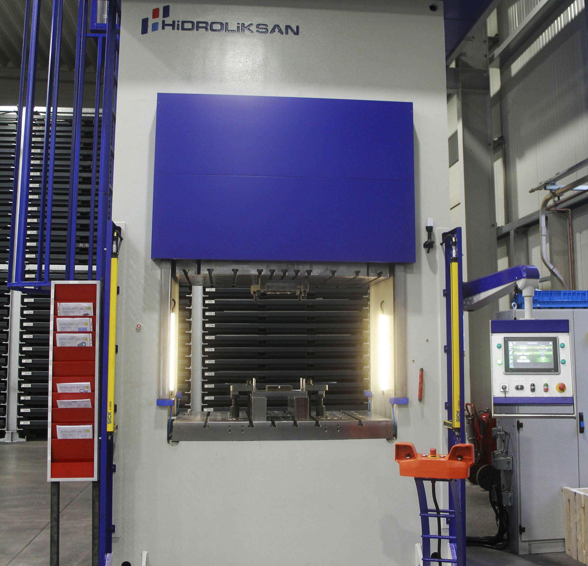 across-solutions-in-metal-maschinenpark-hydroliksan