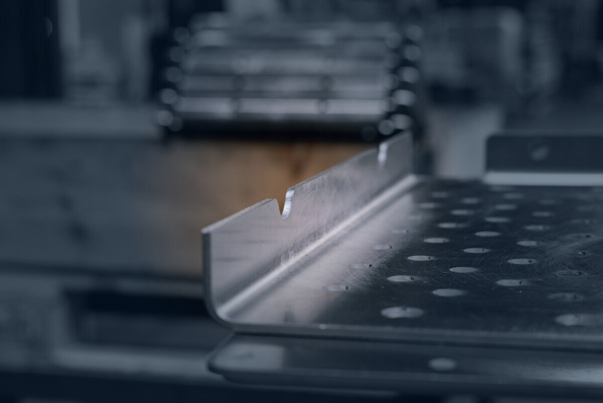Gebogenes Metallprofil bei ACROSS Solutions in Metal.