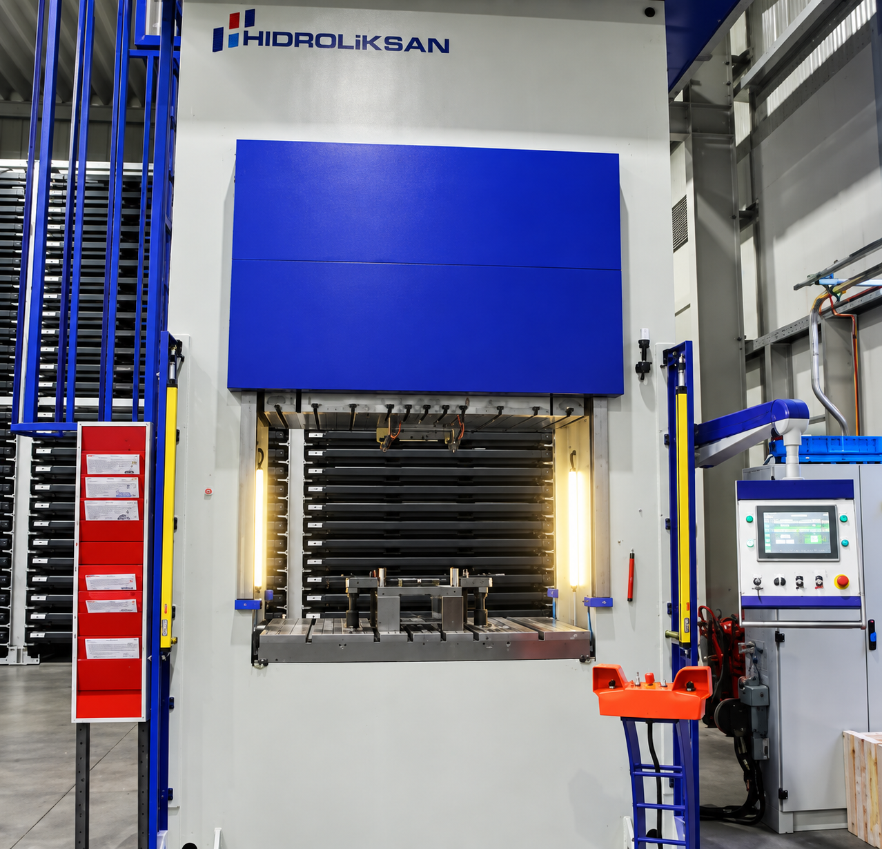 Hidroliksan Hydraulikpresse mit Ziehkissen bei ACROSS Solutions in Metal